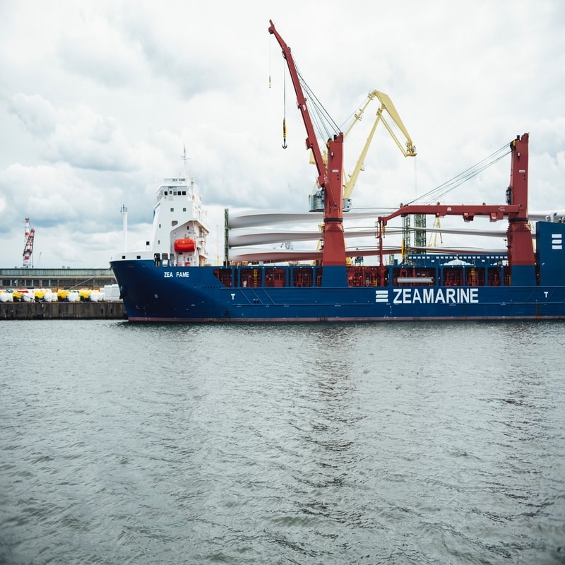 markus_spiske__98kv__B35iE